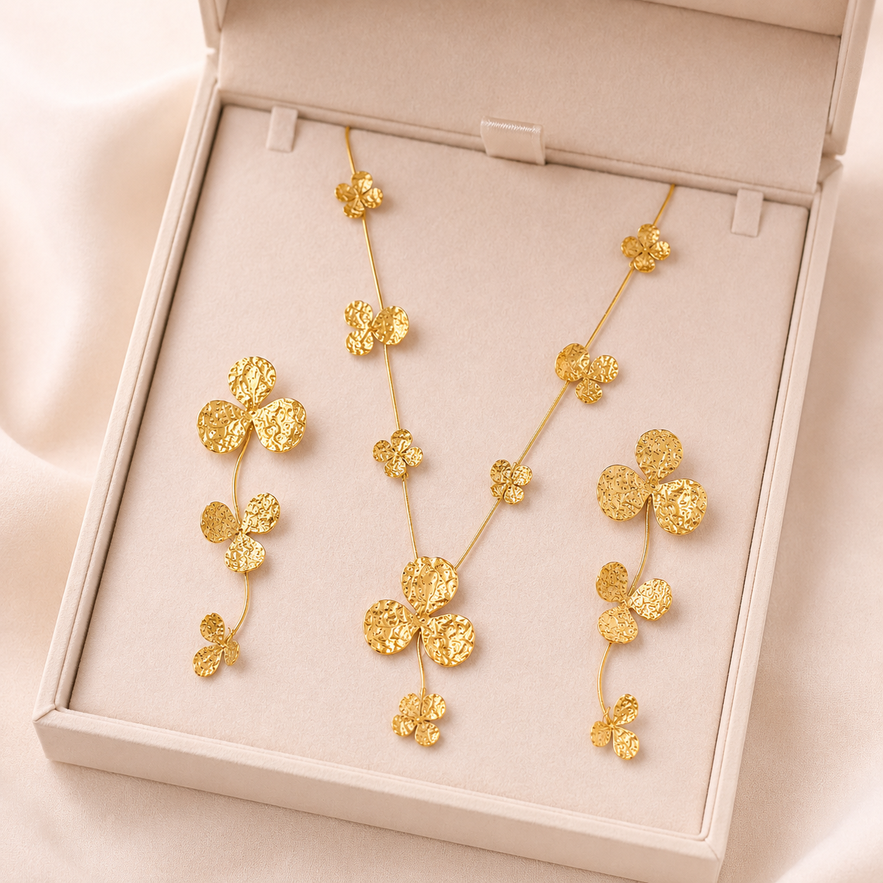 CONJUNTO FLOR DOURADA
