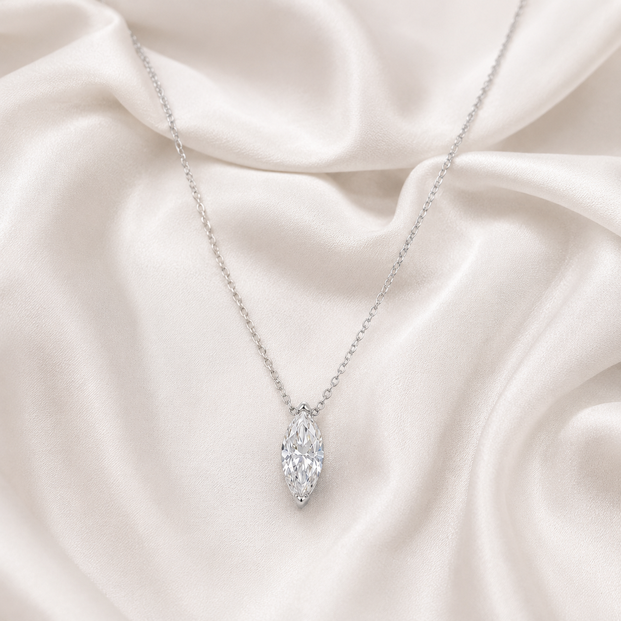 COLAR DIAMANTE