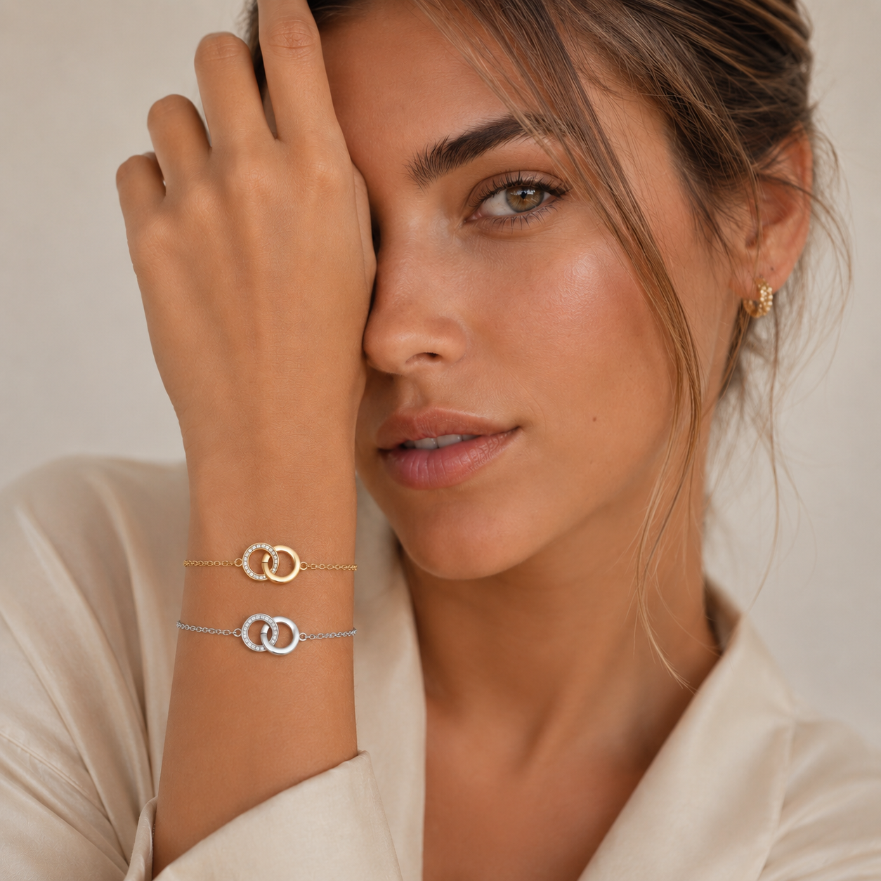 PULSEIRA ANÉIS ENTRELAÇADOS