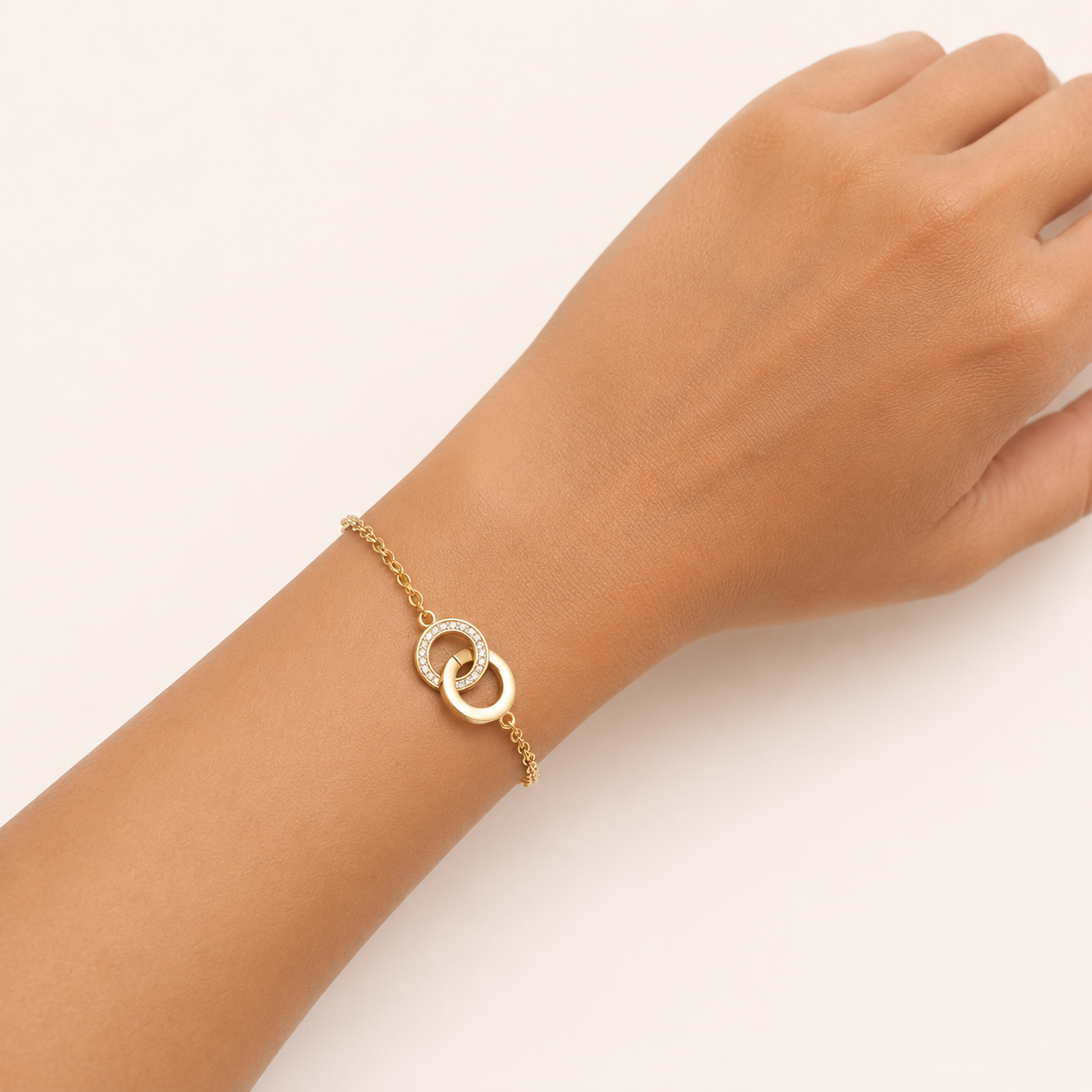 PULSEIRA ANÉIS ENTRELAÇADOS